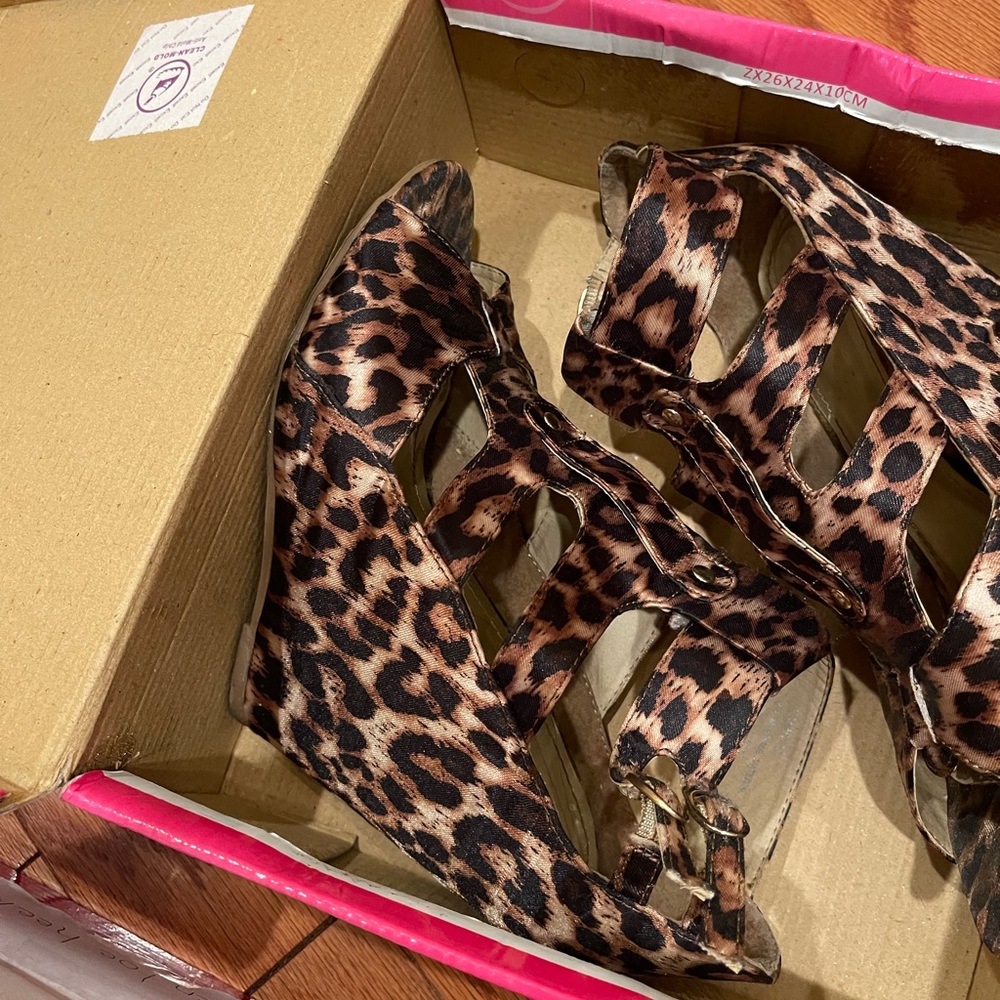 Cheetah print wedges size 8